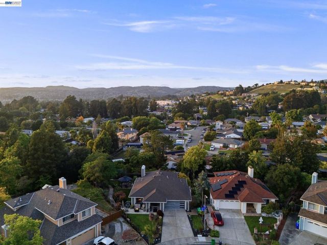 24439 Gina Ct, Hayward, CA 94541