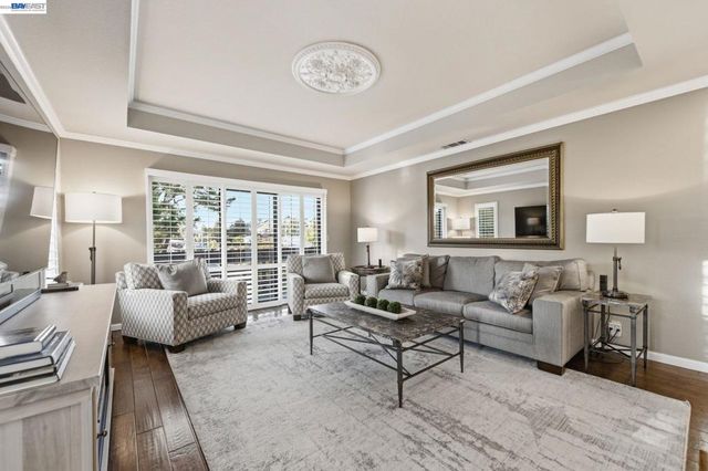 24439 Gina Ct, Hayward, CA 94541