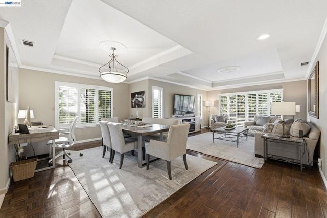 24439 Gina Ct, Hayward, CA 94541