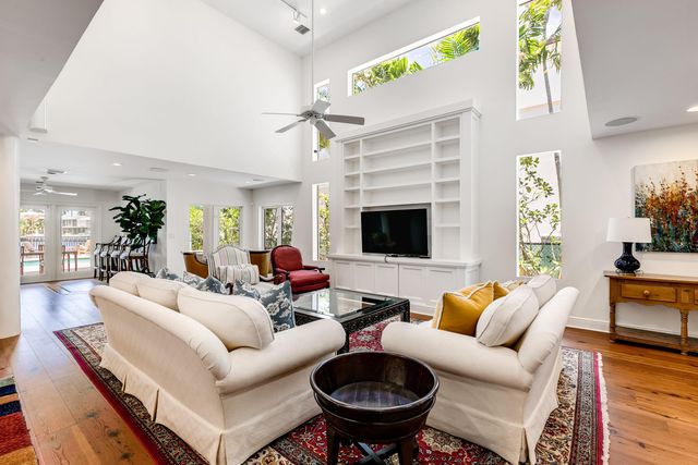 1833 SE 7th Street, Fort Lauderdale, FL 33316