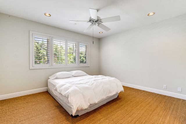 1833 SE 7th Street, Fort Lauderdale, FL 33316