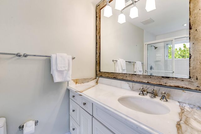 1833 SE 7th Street, Fort Lauderdale, FL 33316