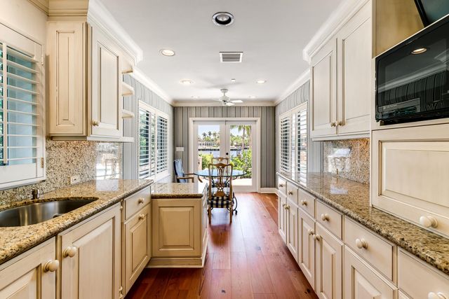 1833 SE 7th Street, Fort Lauderdale, FL 33316