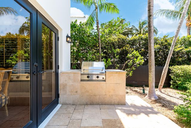 1833 SE 7th Street, Fort Lauderdale, FL 33316