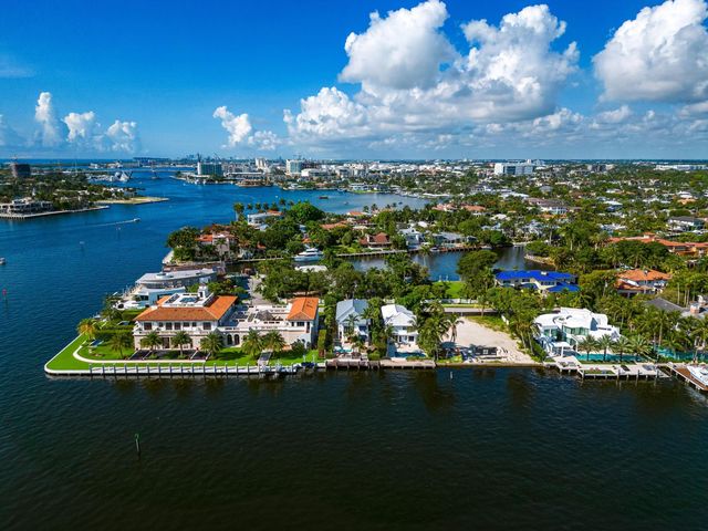 1833 SE 7th Street, Fort Lauderdale, FL 33316