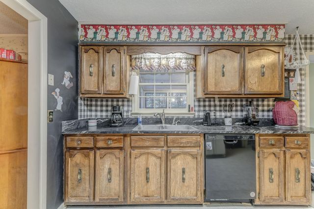 1929 Sourwood Drive, Dalton, GA 30720