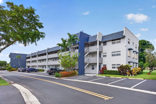 7827 GOLF CIR Drive 301, Margate, FL 33063