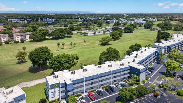 7827 GOLF CIR Drive 301, Margate, FL 33063