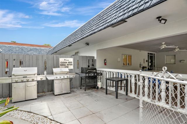 7827 GOLF CIR Drive 301, Margate, FL 33063