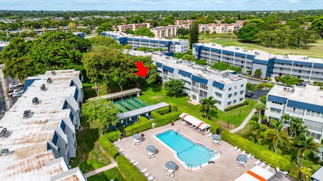 7827 GOLF CIR Drive 301, Margate, FL 33063