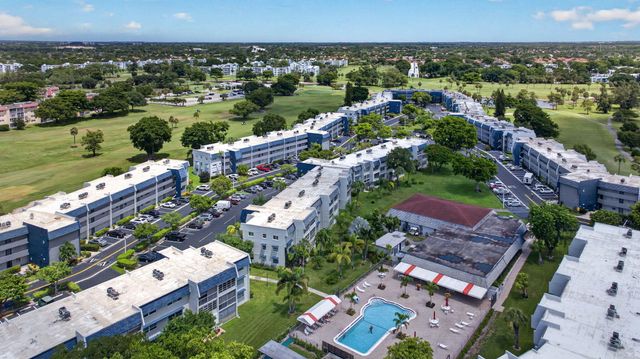 7827 GOLF CIR Drive 301, Margate, FL 33063