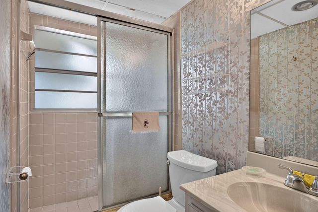 7827 GOLF CIR Drive 301, Margate, FL 33063