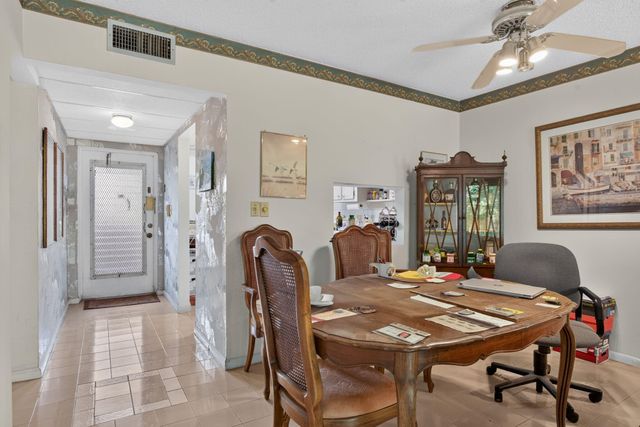 7827 GOLF CIR Drive 301, Margate, FL 33063