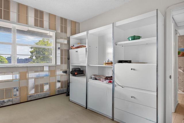 7827 GOLF CIR Drive 301, Margate, FL 33063