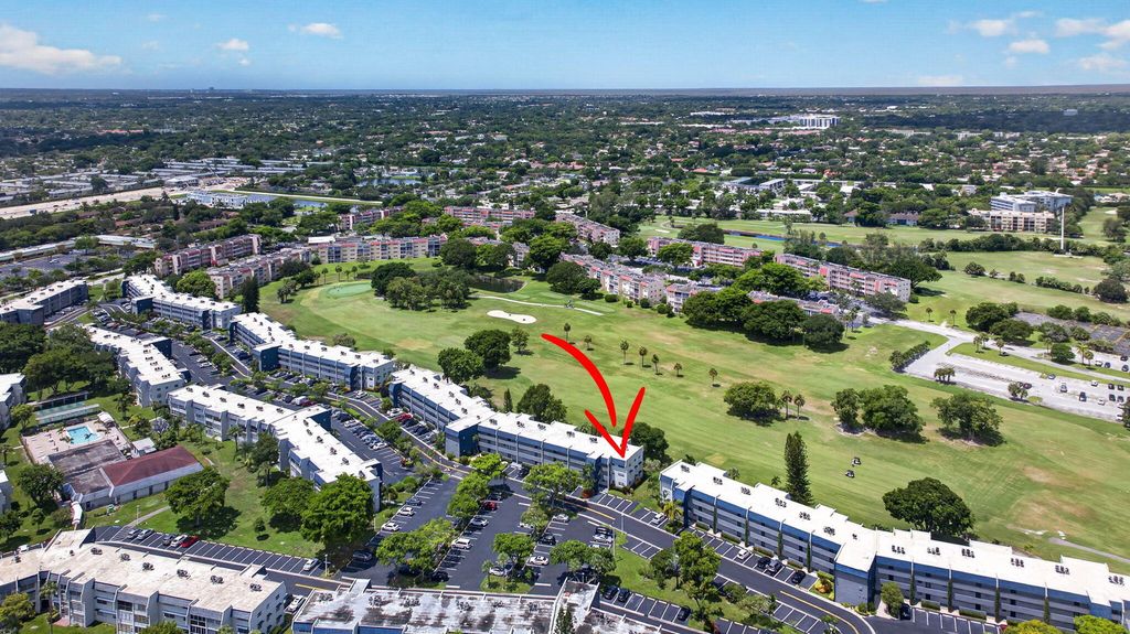 7827 GOLF CIR Drive 301, Margate, FL 33063
