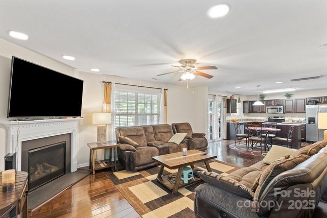 5631 Graypark Drive, Charlotte, NC 28269