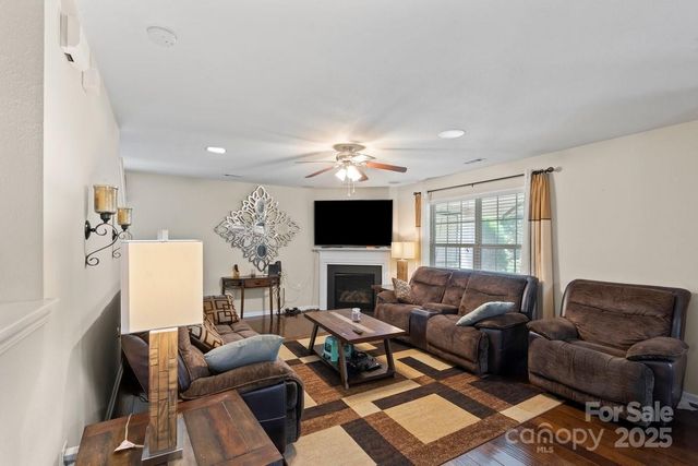 5631 Graypark Drive, Charlotte, NC 28269