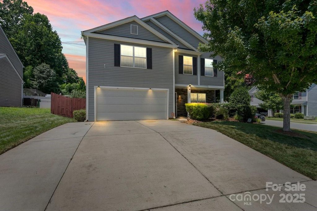 5631 Graypark Drive, Charlotte, NC 28269