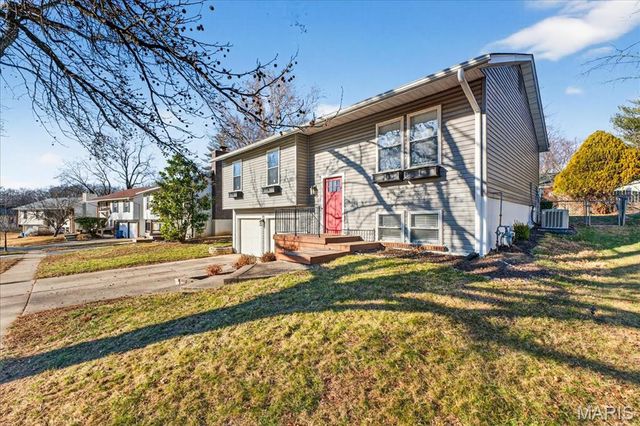 11975 Sarthe Drive, Maryland Heights, MO 63043