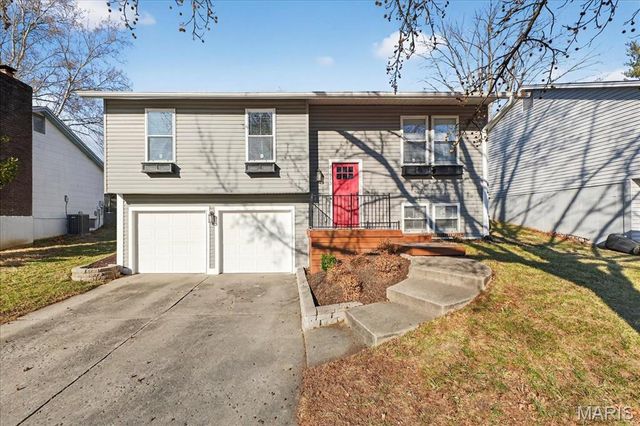 11975 Sarthe Drive, Maryland Heights, MO 63043