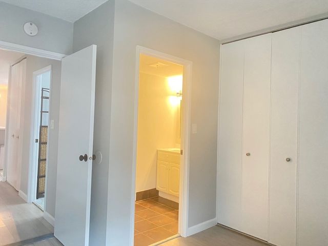 27 Skyline Drive 3, Braintree, MA 02184