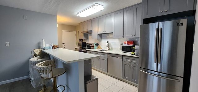 27 Skyline Drive 3, Braintree, MA 02184