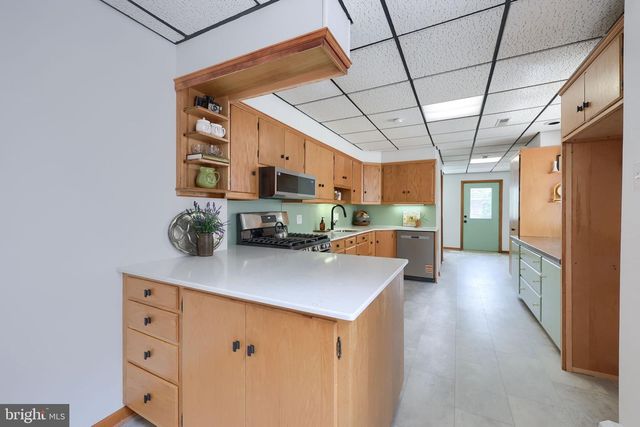 352 W ORANGE ST, Lancaster, PA 17603
