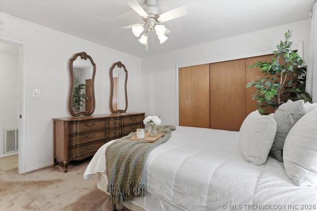 902 S Lake Road, Henryetta, OK 74437