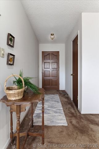 902 S Lake Road, Henryetta, OK 74437