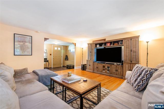 20 Yesler Way, Hillsdale, NJ 07642