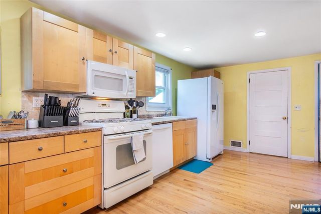 20 Yesler Way, Hillsdale, NJ 07642