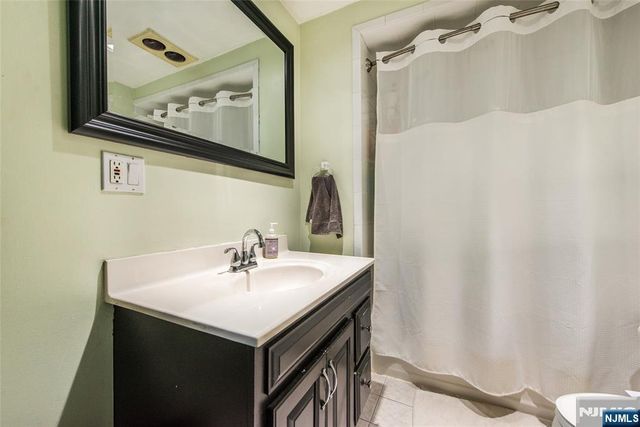20 Yesler Way, Hillsdale, NJ 07642