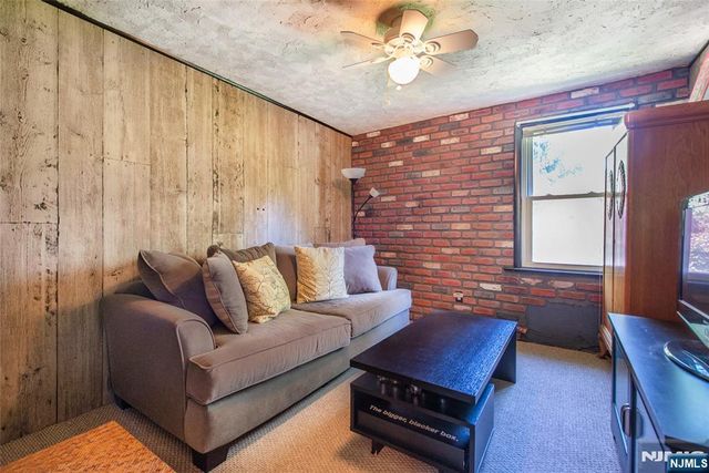 20 Yesler Way, Hillsdale, NJ 07642