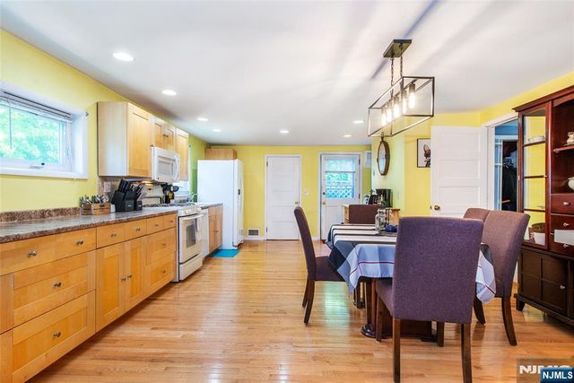 20 Yesler Way, Hillsdale, NJ 07642