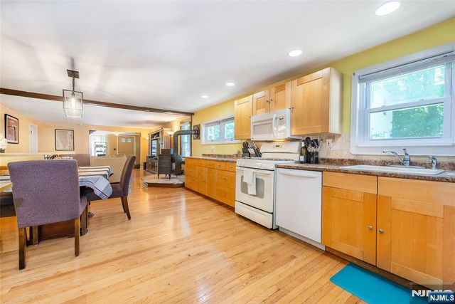 20 Yesler Way, Hillsdale, NJ 07642