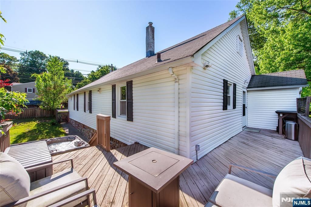 20 Yesler Way, Hillsdale, NJ 07642