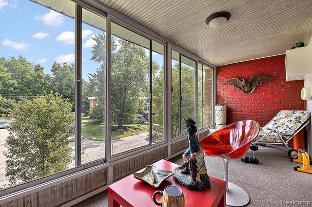 32030 Grand River Avenue 36, Farmington, MI 48336