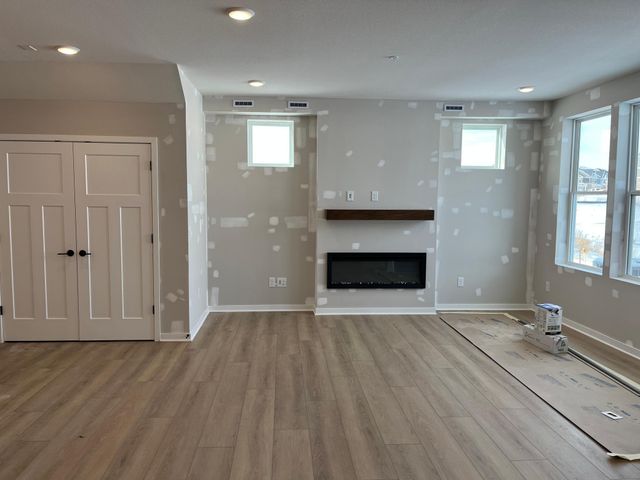 17977 Genoa Drive, Lakeville, MN 55044