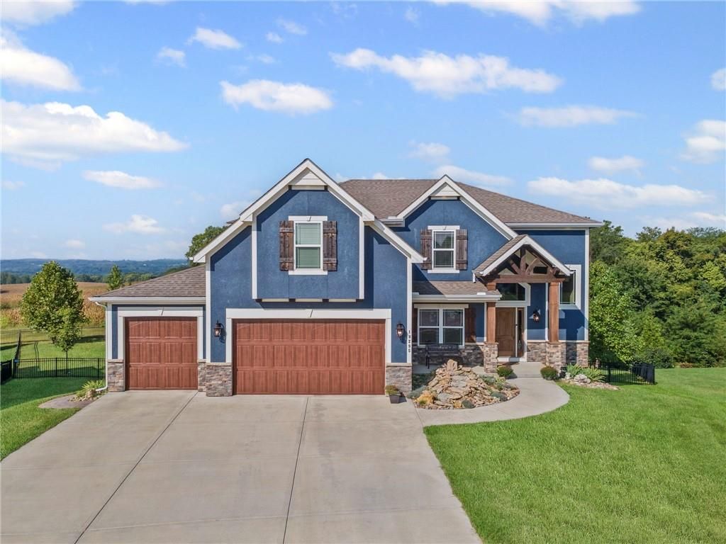 18295 NW Iris Court, Platte City, MO 64079