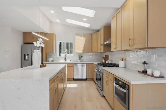 7273 Cornell Ave, La Mesa, CA 91942