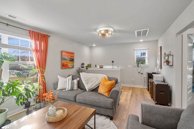 15 Torrey Pines Ln, Lebanon, TN 37087