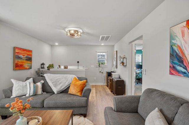 15 Torrey Pines Ln, Lebanon, TN 37087