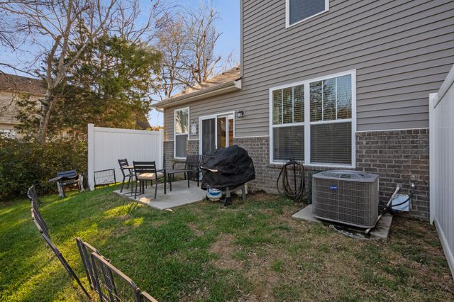 15 Torrey Pines Ln, Lebanon, TN 37087