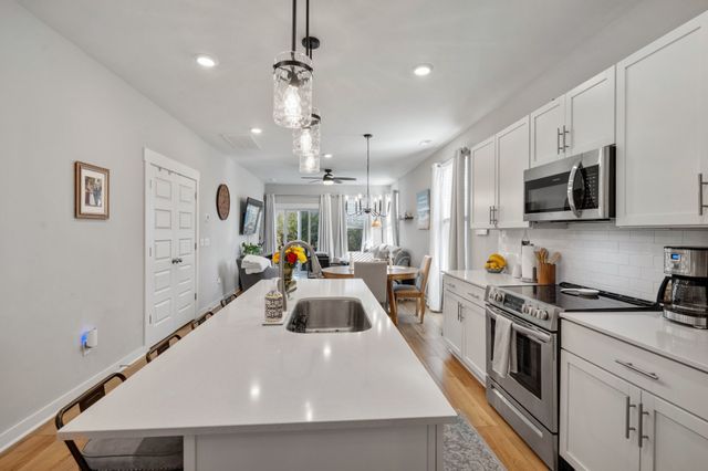 15 Torrey Pines Ln, Lebanon, TN 37087