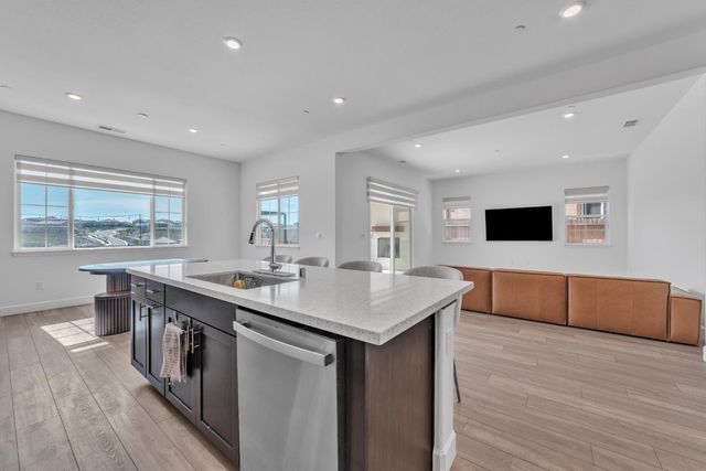 3333 Garden Terrace Dr, Folsom, CA 95630