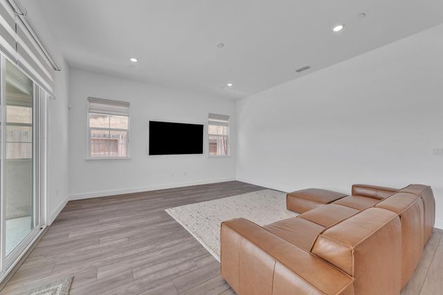 3333 Garden Terrace Dr, Folsom, CA 95630