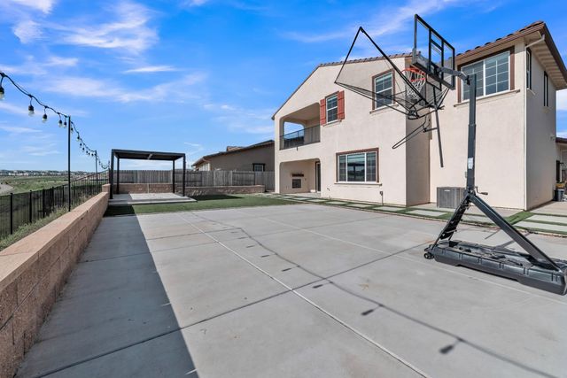 3333 Garden Terrace Dr, Folsom, CA 95630