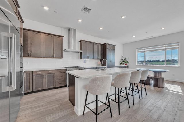 3333 Garden Terrace Dr, Folsom, CA 95630