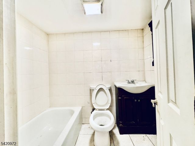 48 Wakeman Ave, Newark City, NJ 07104