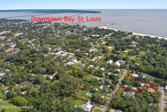 208 Saint Charles Street, Bay Saint Louis, MS 39520